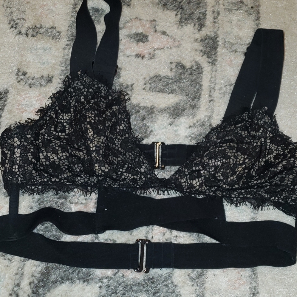 Victorias secret very sexy lace bra